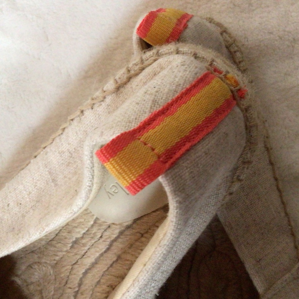 Vera Bradley Embroidered Flower Espadrilles, 9, New - Picture 3 of 6